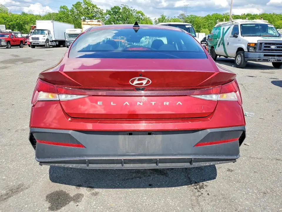 2024 HYUNDAI ELANTRA SEL  