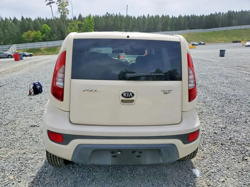 2013 KIA SOUL +  