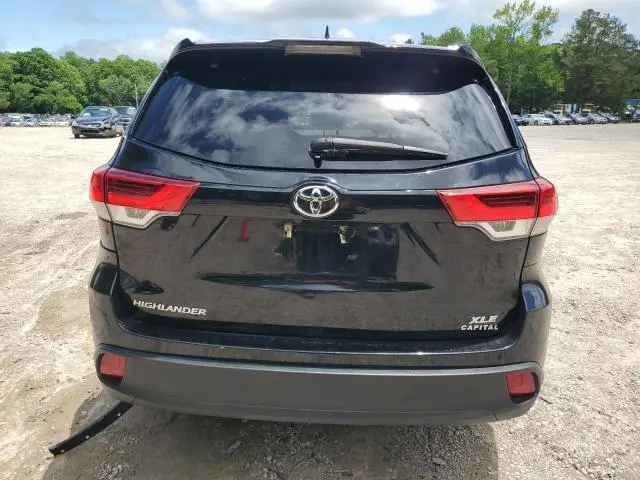 2019 TOYOTA HIGHLANDER SE  