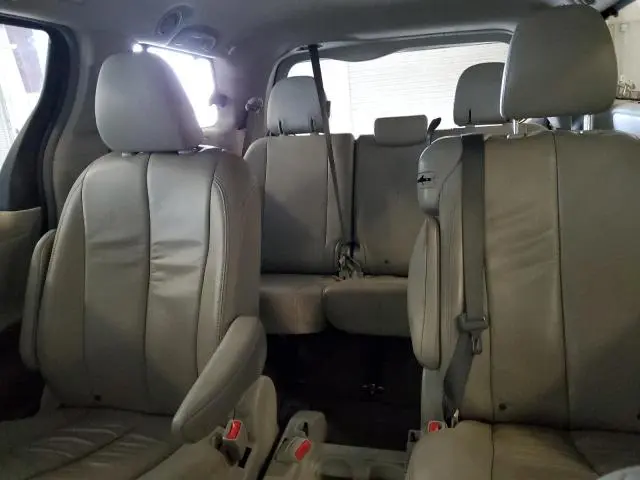 2012 TOYOTA SIENNA XLE  
