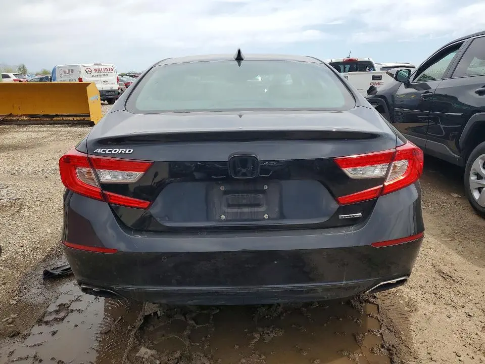 2018 HONDA ACCORD TOURING  