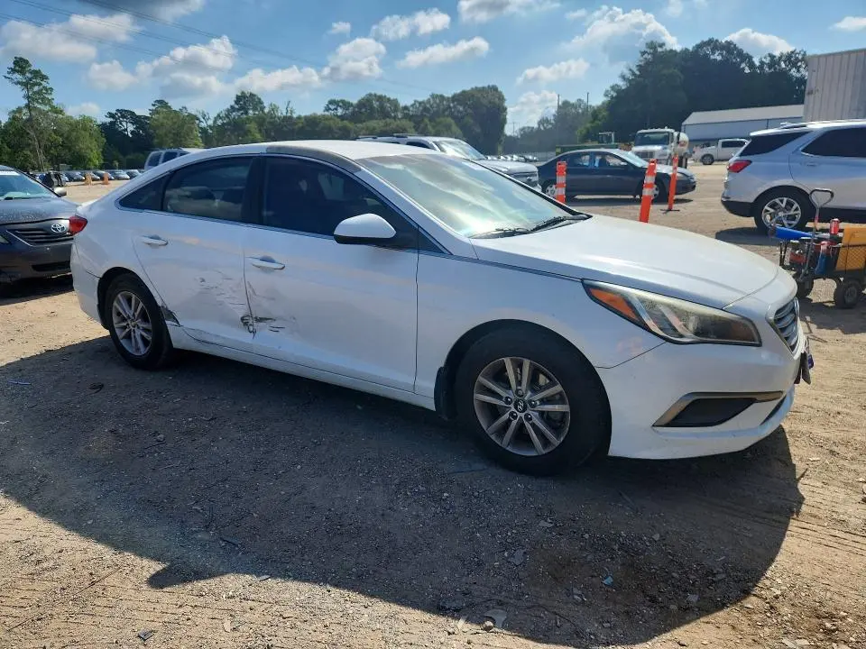2016 HYUNDAI SONATA SE  