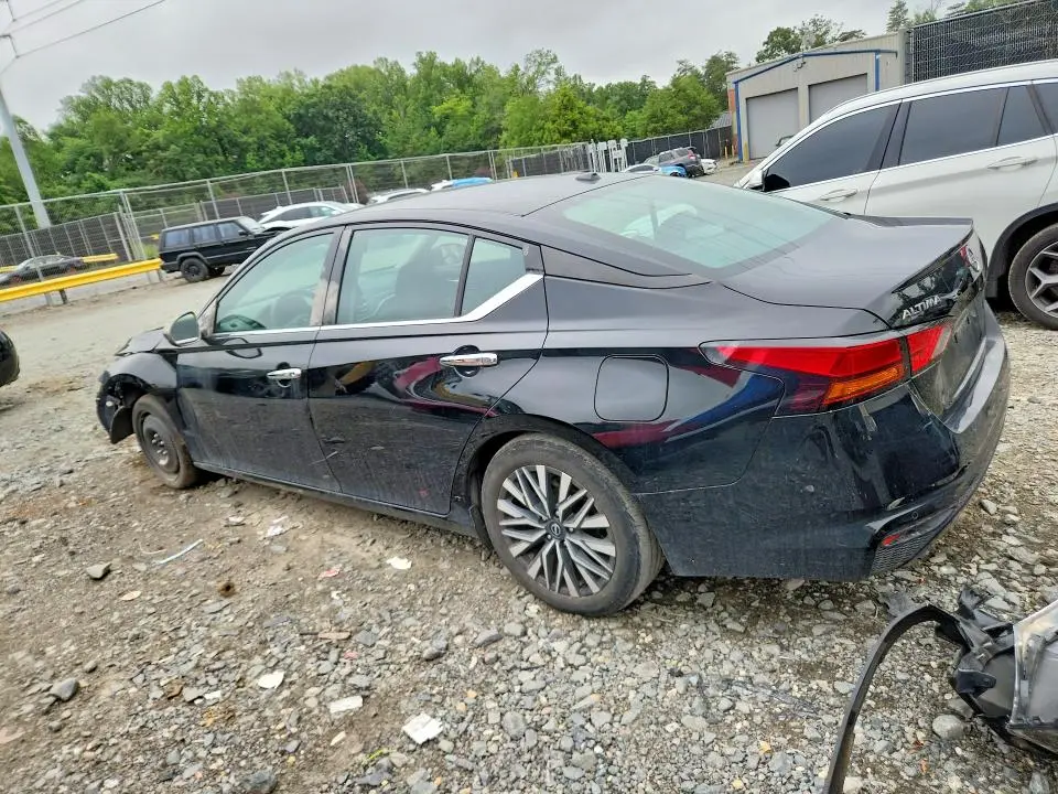 2024 NISSAN ALTIMA SV  