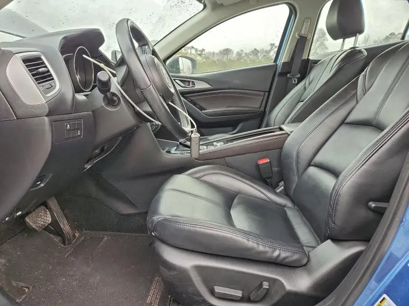 2018 MAZDA 3 TOURING  