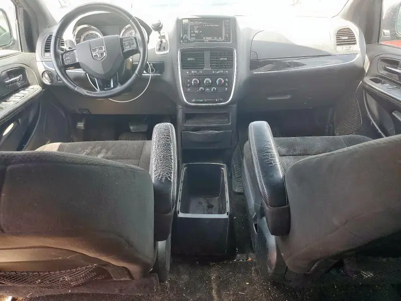 2017 DODGE GRAND CARAVAN SE  