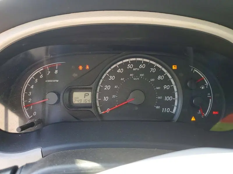 2013 TOYOTA SIENNA LE 8-PASSENGER  