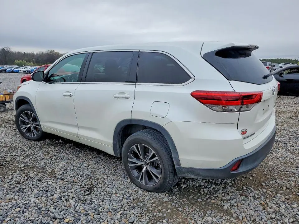 2018 TOYOTA HIGHLANDER LE  