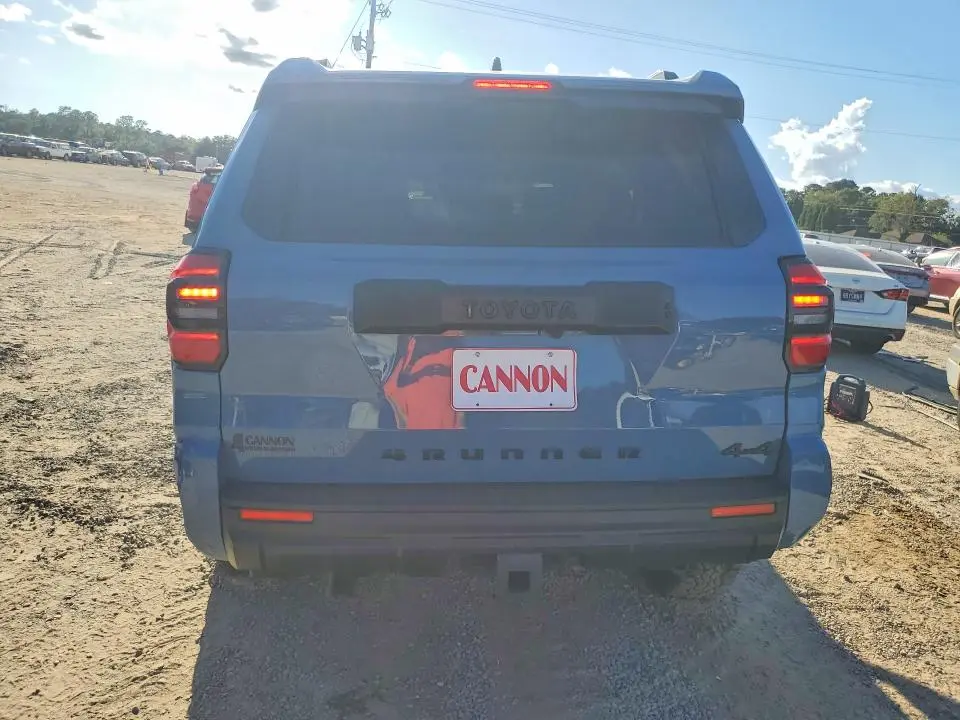 2026 TOYOTA 4RUNNER SR5  