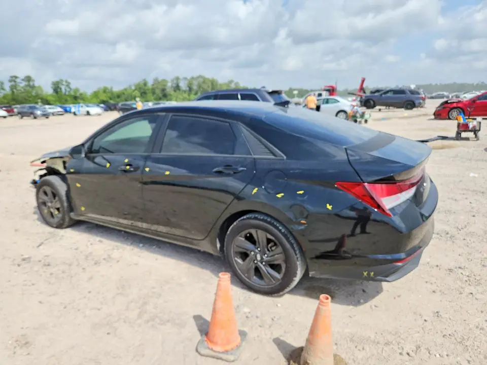 2022 HYUNDAI ELANTRA   