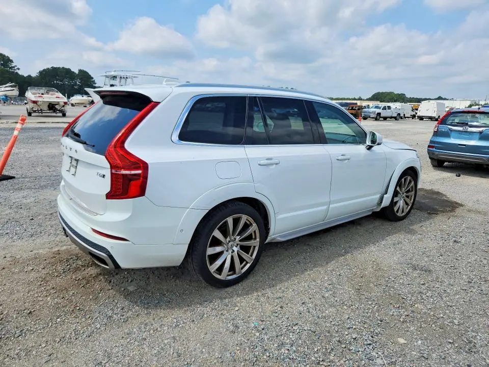 2016 VOLVO XC90 T6  