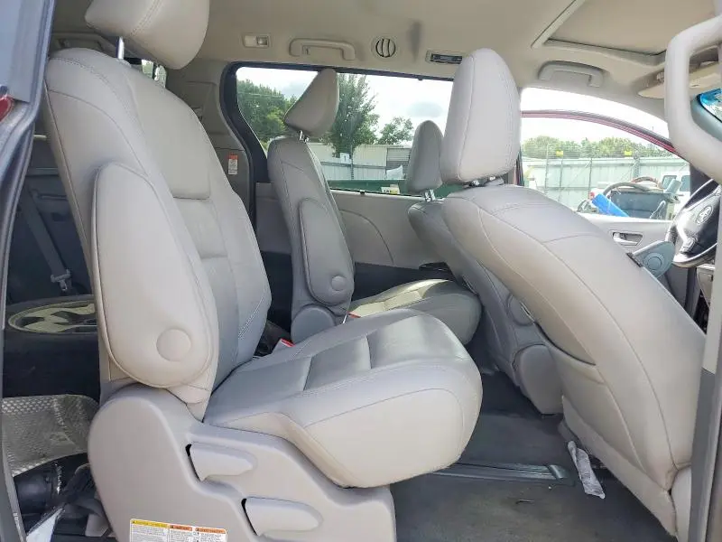 2017 TOYOTA SIENNA XLE 7-PASSENGER  
