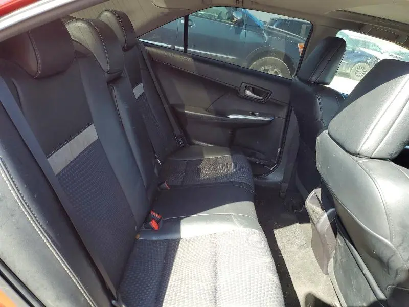 2014 TOYOTA CAMRY SE  