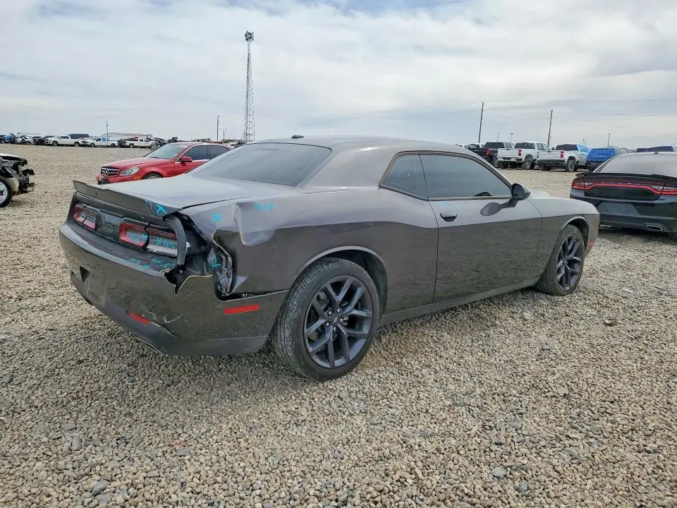 2022 DODGE CHALLENGER SXT  