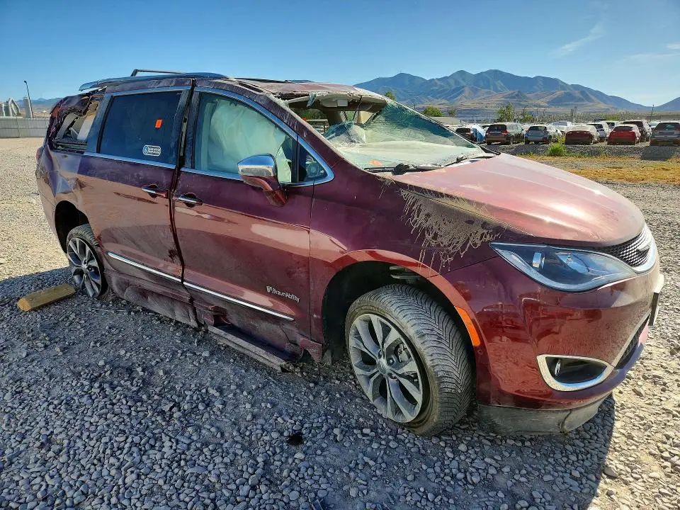2019 CHRYSLER PACIFICA LIMITED  