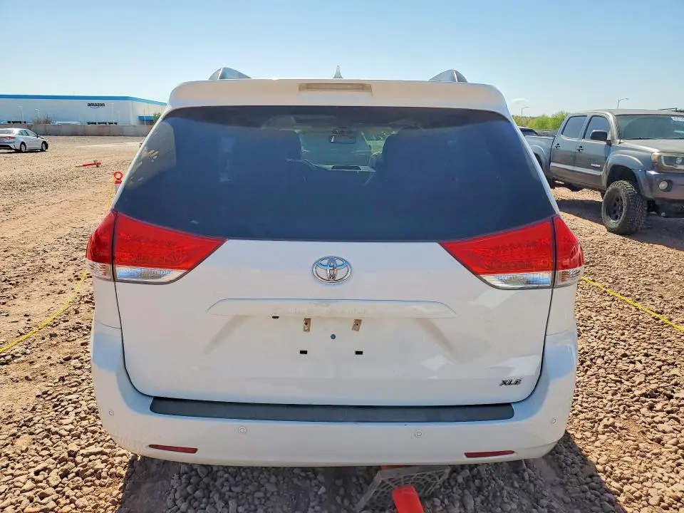 2013 TOYOTA SIENNA XLE 7-PASSENGER AUTO ACCESS SEAT  