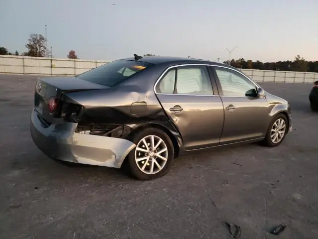 2010 VOLKSWAGEN JETTA SE  