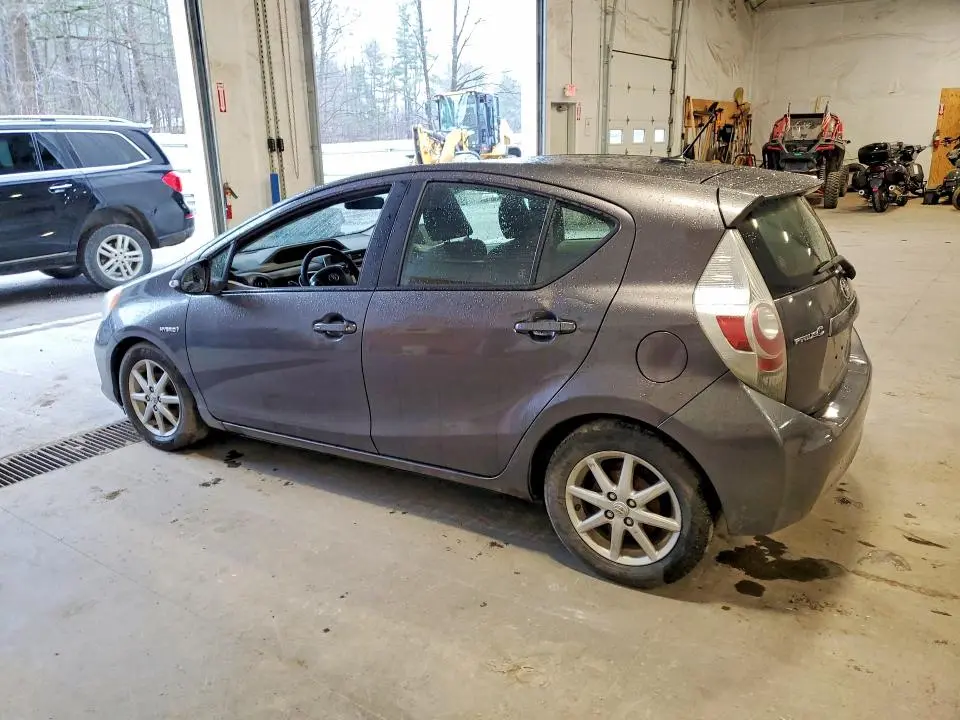 2013 TOYOTA PRIUS C THREE  