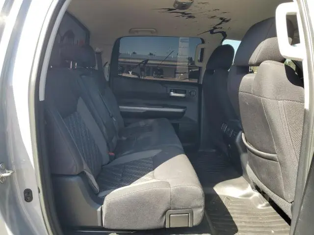 2018 TOYOTA TUNDRA CREWMAX SR5  