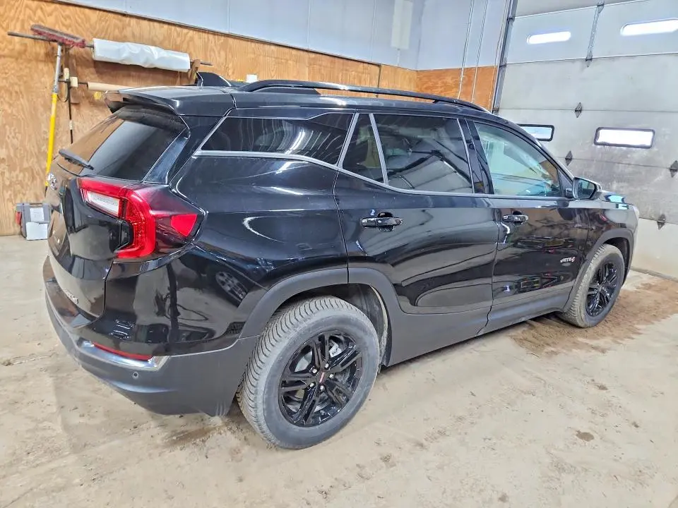 2024 GMC TERRAIN AT4  