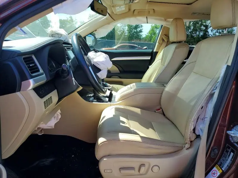2019 TOYOTA HIGHLANDER XLE  