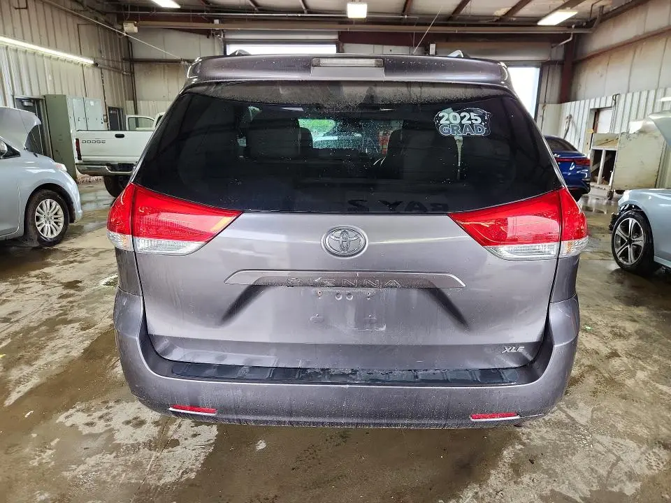2011 TOYOTA SIENNA XLE 8-PASSENGER  