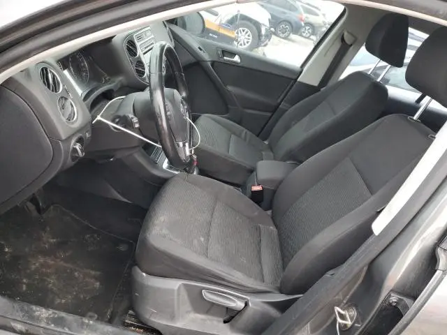 2013 VOLKSWAGEN TIGUAN S  