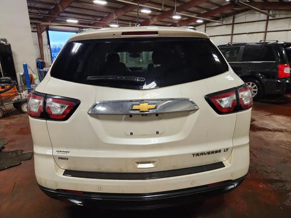 2015 CHEVROLET TRAVERSE LT  