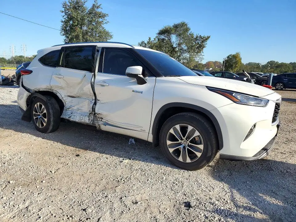 2020 TOYOTA HIGHLANDER HYBRID XLE  