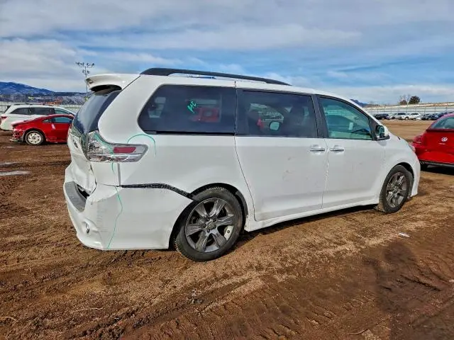 2014 TOYOTA SIENNA SE 8-PASSENGER  