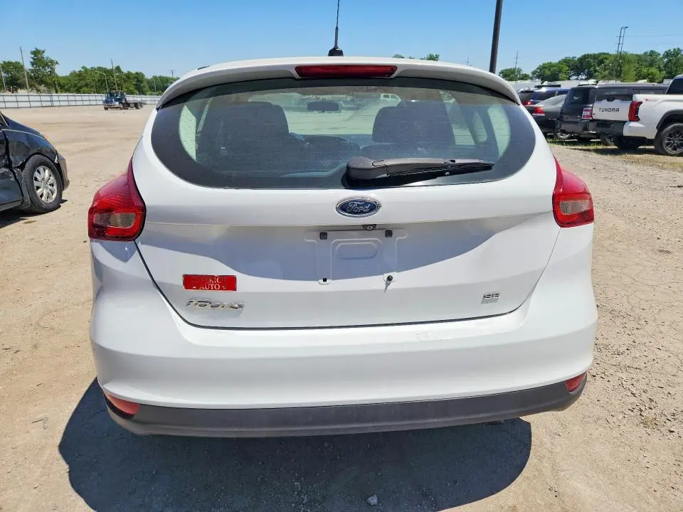 2017 FORD FOCUS SE  