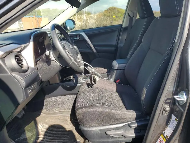 2018 TOYOTA RAV4 XLE  