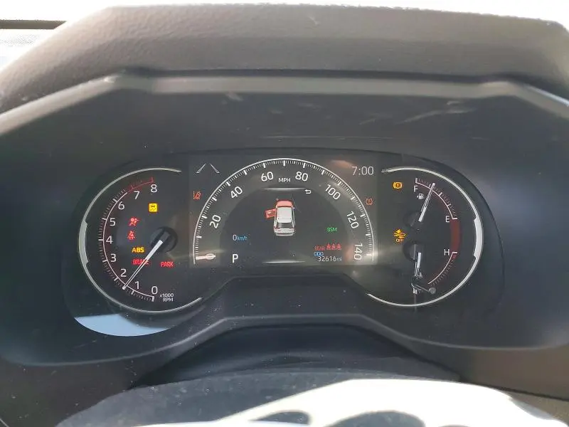 2023 TOYOTA RAV4 XLE  