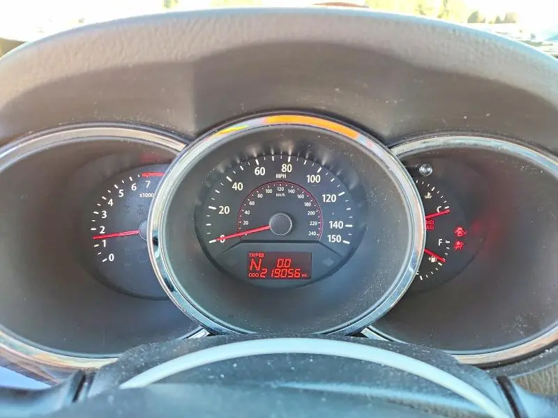 2011 KIA SORENTO BASE  