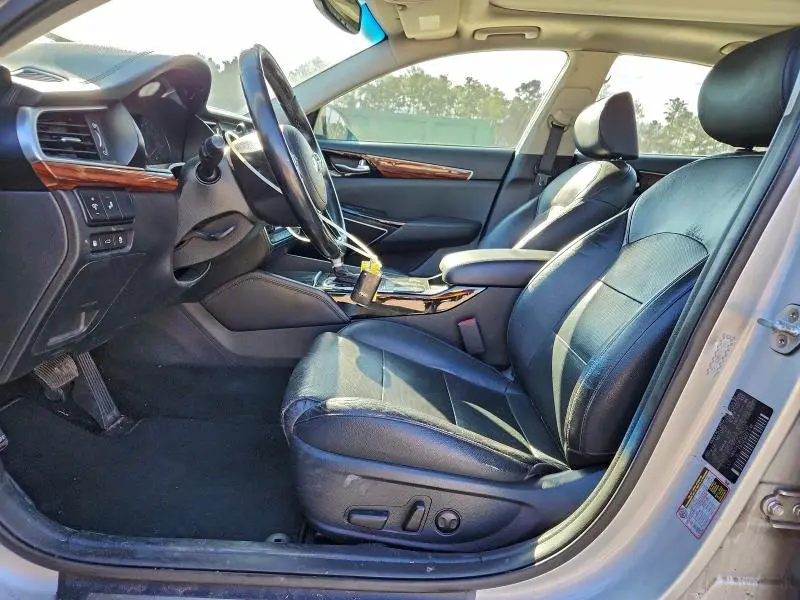 2017 KIA CADENZA PREMIUM  