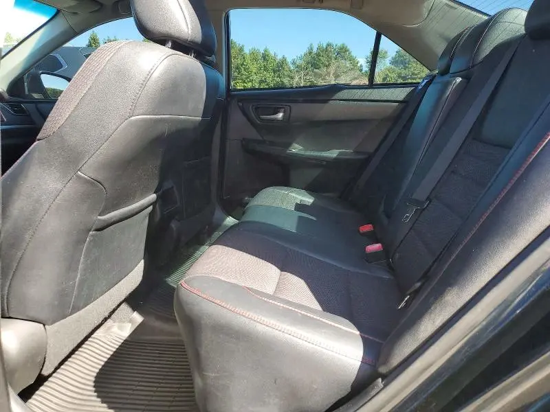 2017 TOYOTA CAMRY SE  