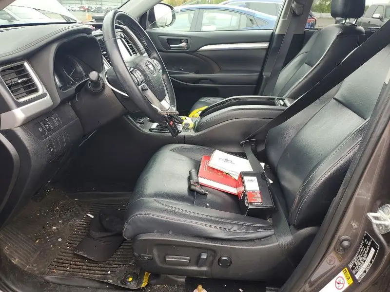 2019 TOYOTA HIGHLANDER XLE  