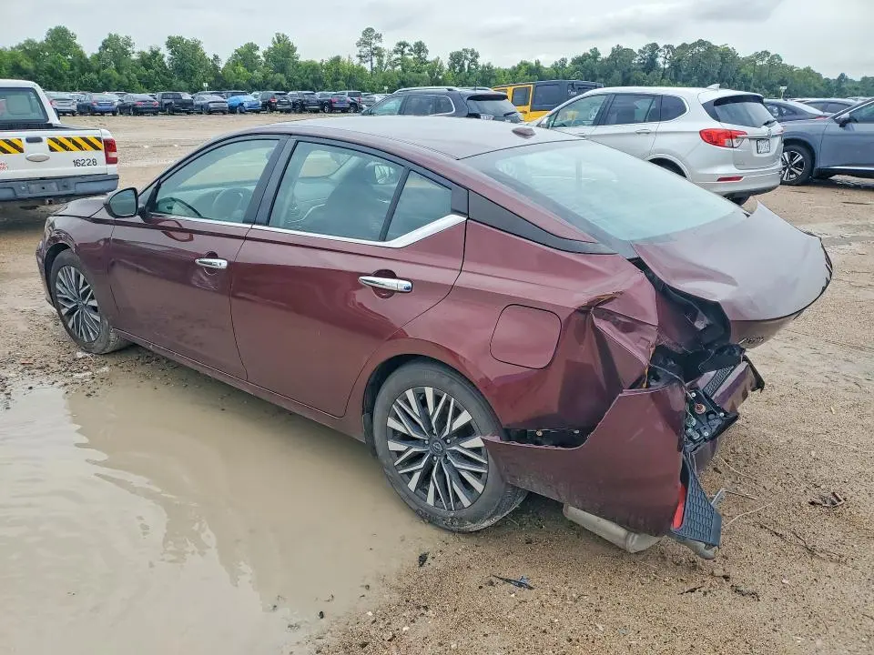 2024 NISSAN ALTIMA SV  