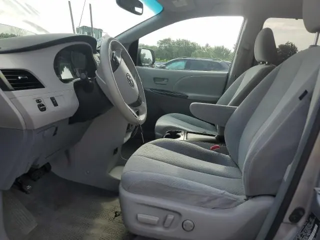 2011 TOYOTA SIENNA LE  