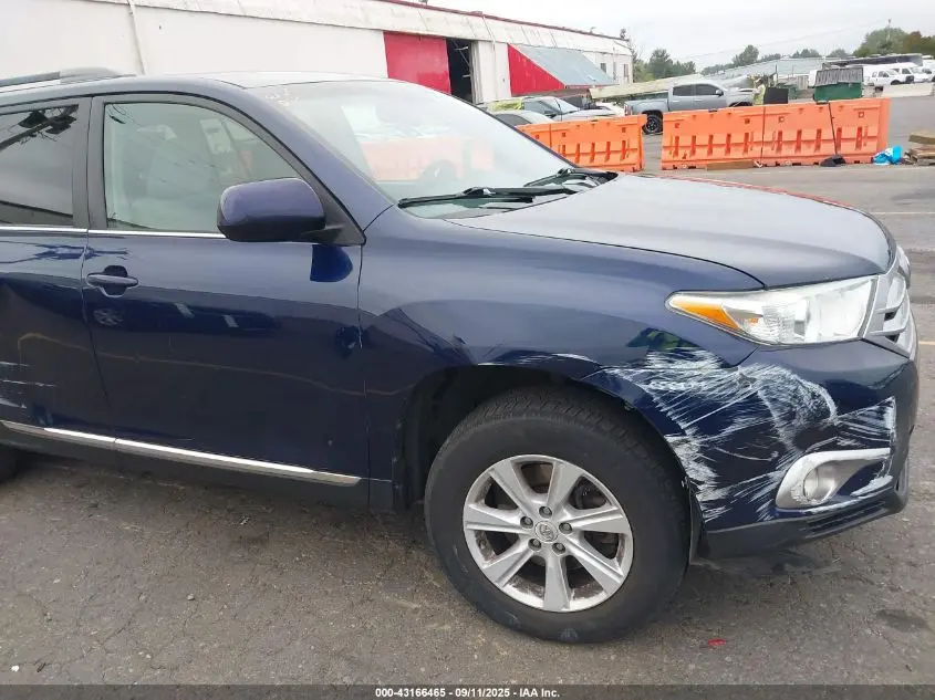 2011 TOYOTA HIGHLANDER BASE V6