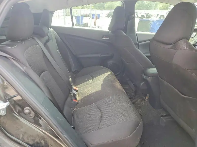 2021 TOYOTA PRIUS LE  