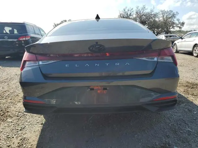 2021 HYUNDAI ELANTRA SE  