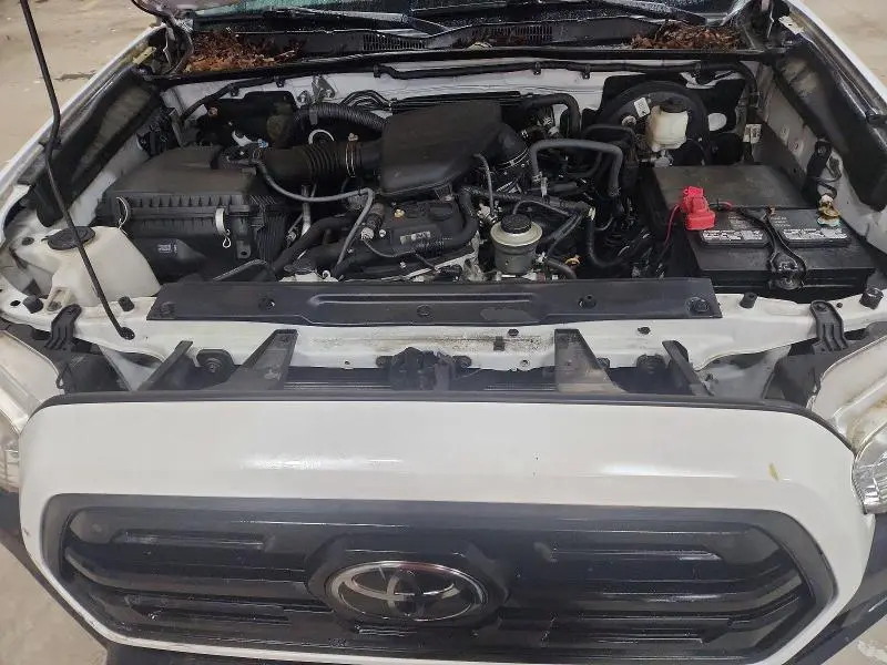 2018 TOYOTA TACOMA SR  