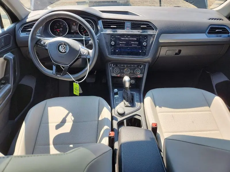 2021 VOLKSWAGEN TIGUAN SE  