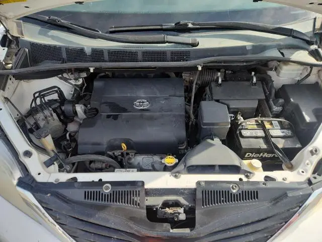 2011 TOYOTA SIENNA LE  