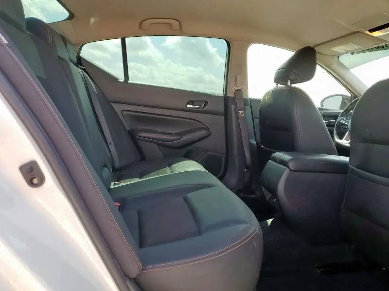 2019 NISSAN ALTIMA SR  