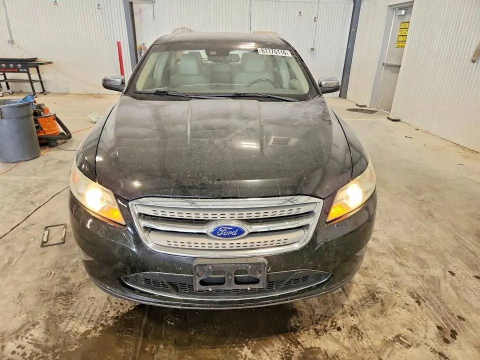 2011 FORD TAURUS LIMITED  