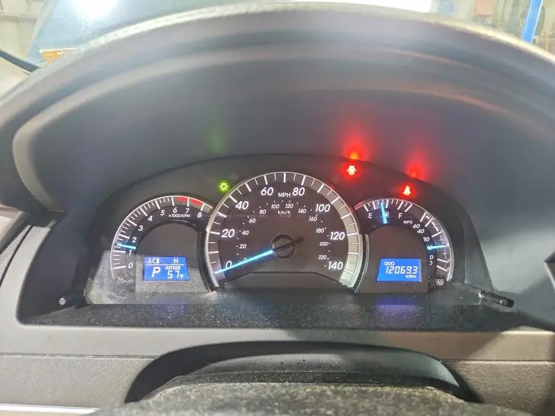 2013 TOYOTA CAMRY SE  