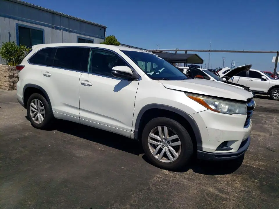 2015 TOYOTA HIGHLANDER LE  