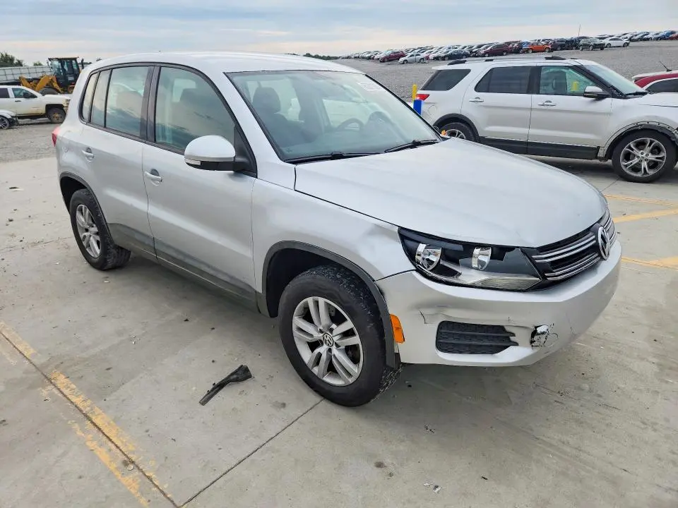 2013 VOLKSWAGEN TIGUAN S  