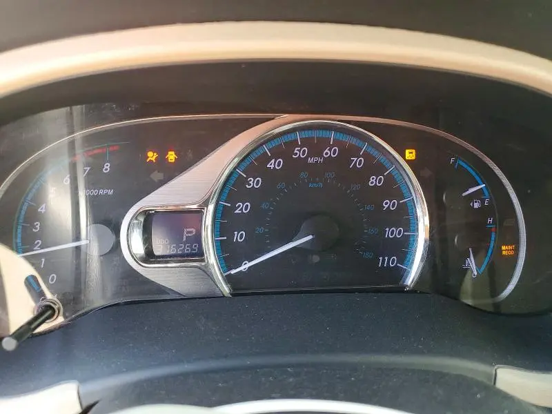 2011 TOYOTA SIENNA LIMITED 7-PASSENGER  
